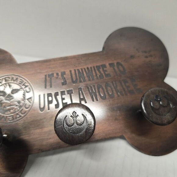 Chewbacca Metal Wall Leash Holder “It’s Unsafe To Upset A Wookie” Star Wars - Picture 2 of 7